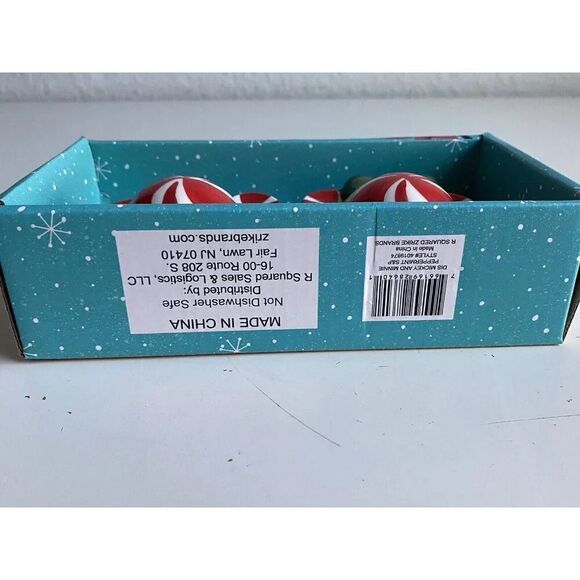 Disney Mickey And Minnie Mouse Christmas Peppermint Salt Pepper Shakers NEW - Picture 8 of 12
